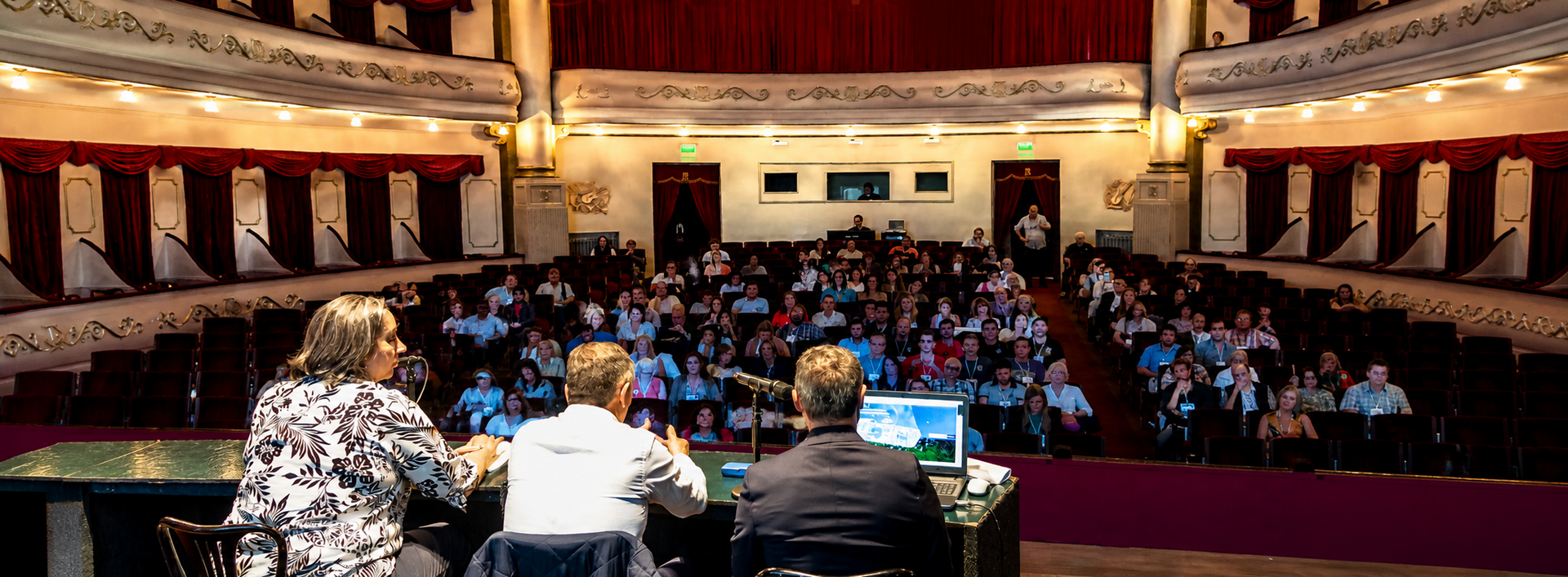 Disertantes y participantes de un congreso de arboricultura